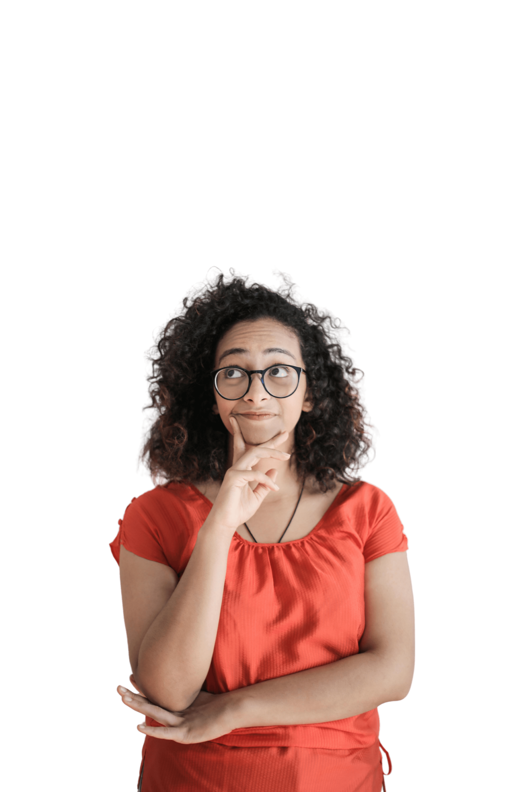 Femme réfléchissant choix meilleur logiciel facturation